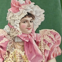 Glansbillede med ung kvinde med rosa og hvid kyse og beklædning. Vintage.